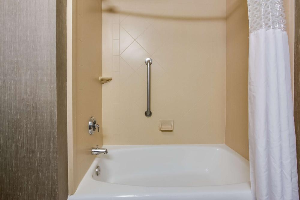 Hampton Inn & Suites Mt. Juliet photo 51
