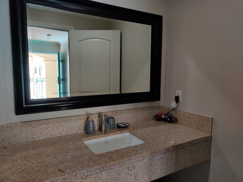 LYFE INN & SUITES by AGA - LAX Airport photo 15