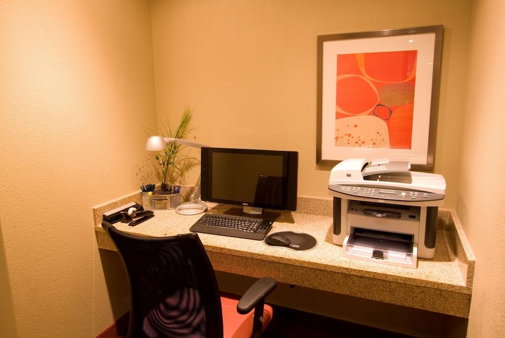 TownePlace Suites by Marriott Fayetteville North photo 19