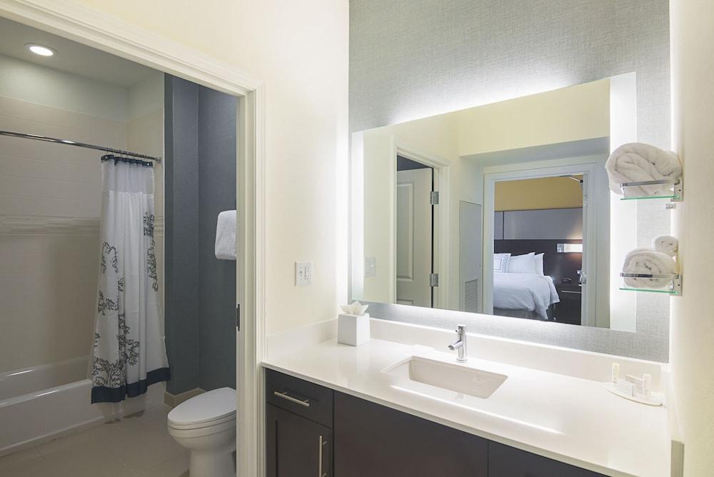 Residence Inn by Marriott Denton photo 8