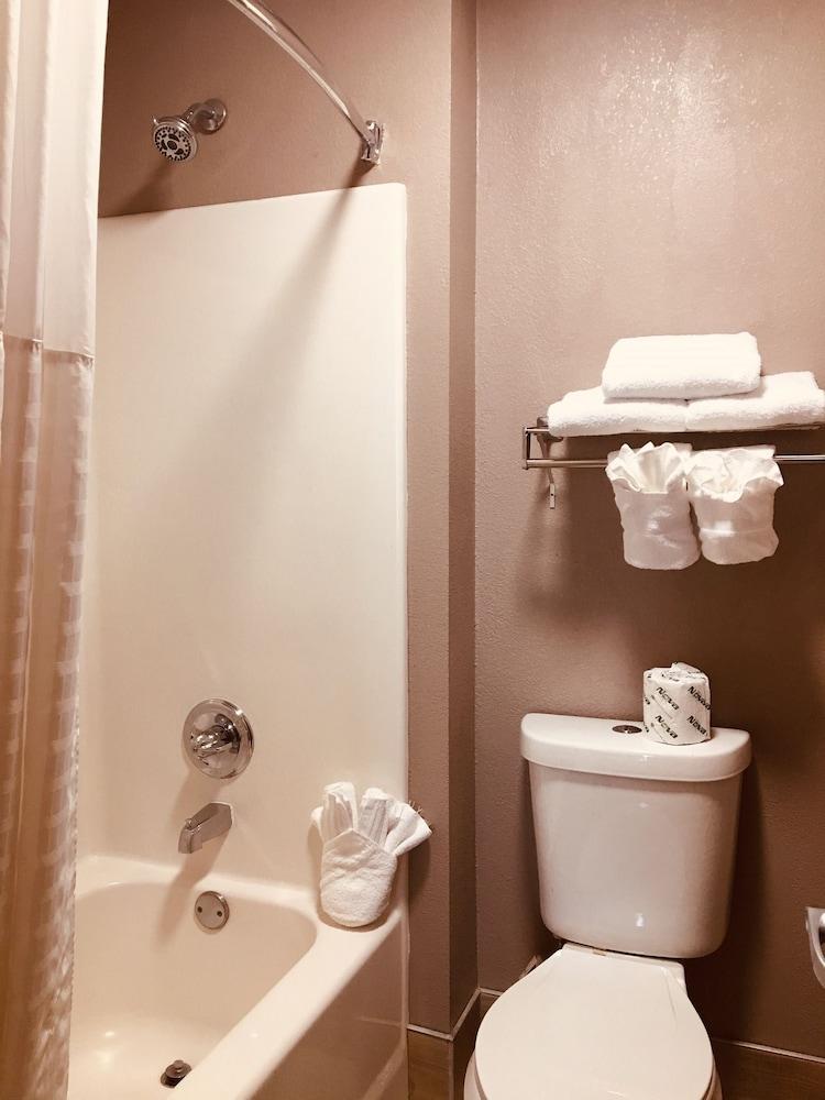 Hawthorn Extended Stay by Wyndham Conyers photo 4