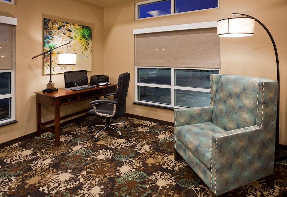 GrandStay Hotel and Suites photo 2