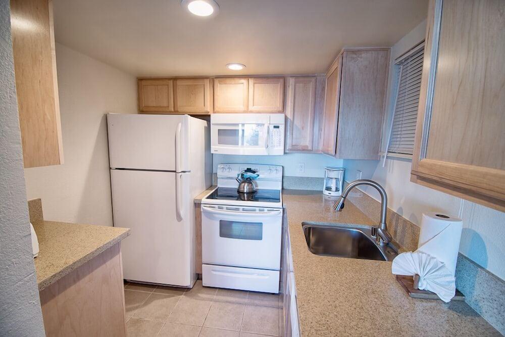 Beachcomber Inn photo 28