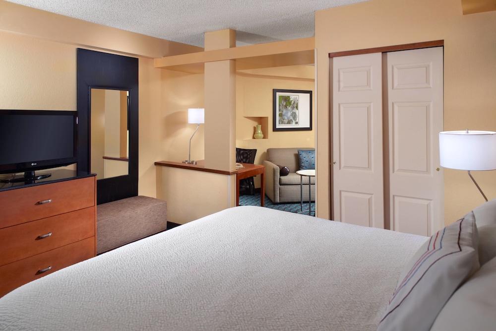 Fairfield Inn by Marriott Clarksville photo 6