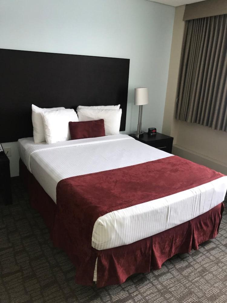Hotel UMass photo 39