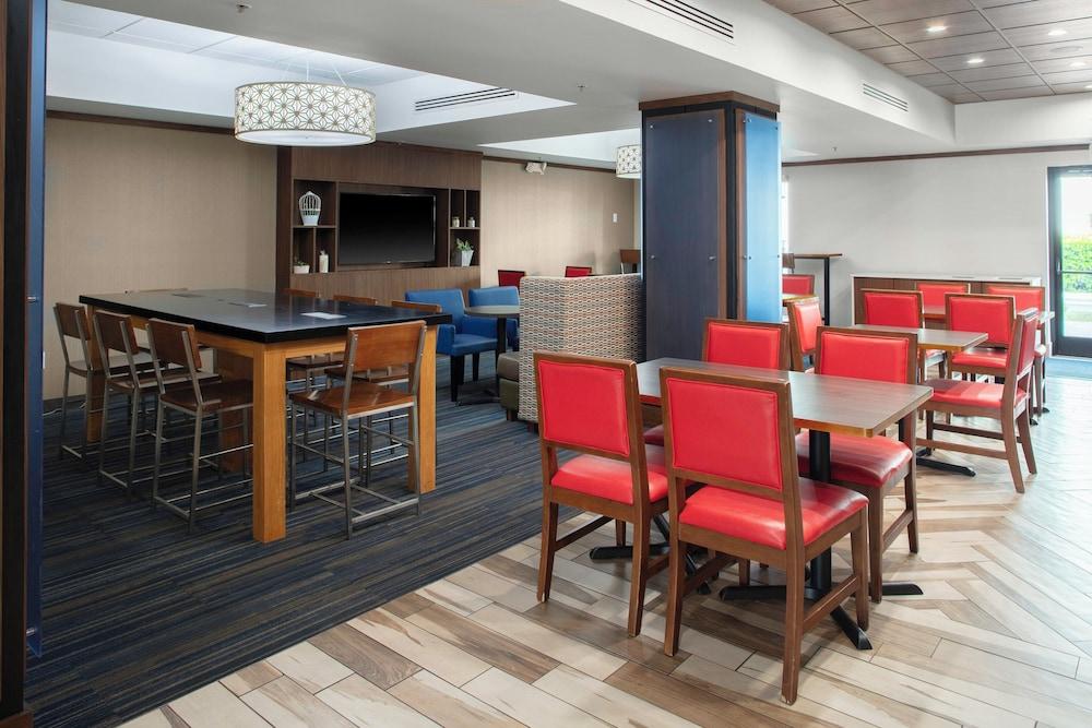 Holiday Inn Express & Suites Roanoke Rapids SE by IHG photo 55