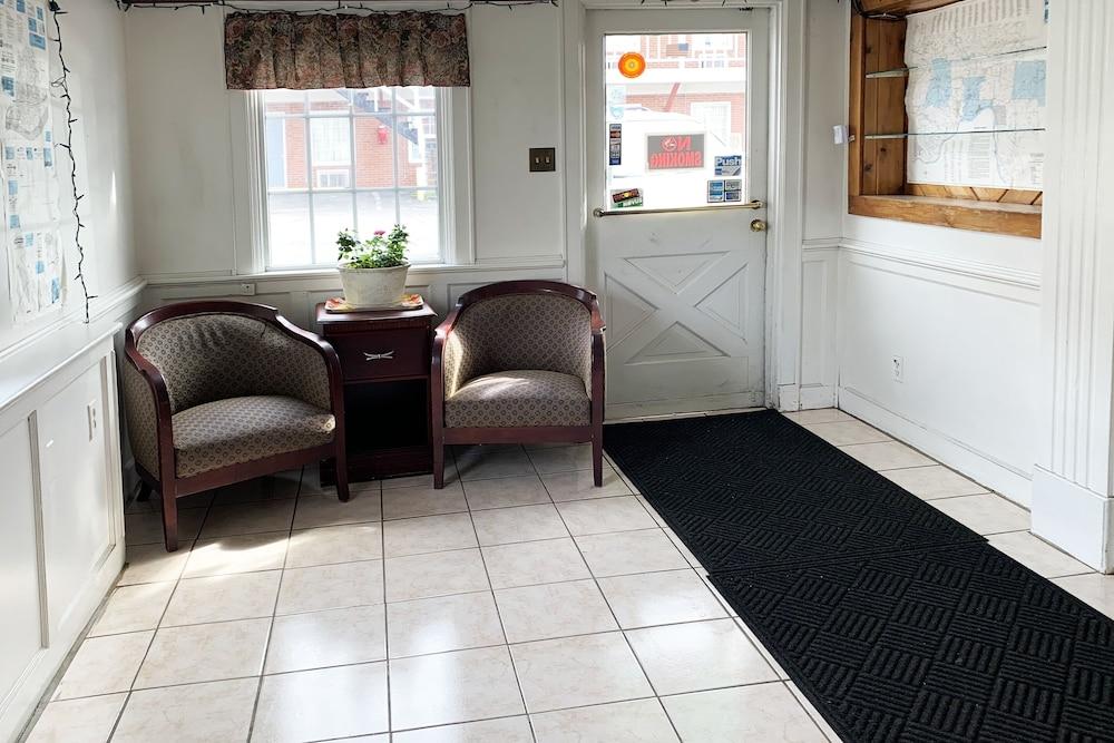 Four Keys Inn photo 29
