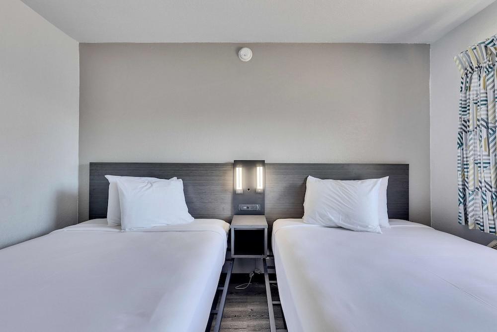 Motel 6 Austin, TX - Airport - South photo 10