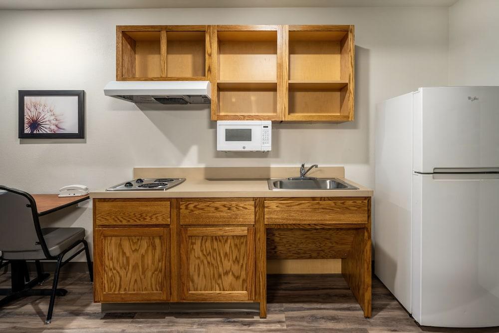 WoodSpring Suites Macon North I-75 photo 12