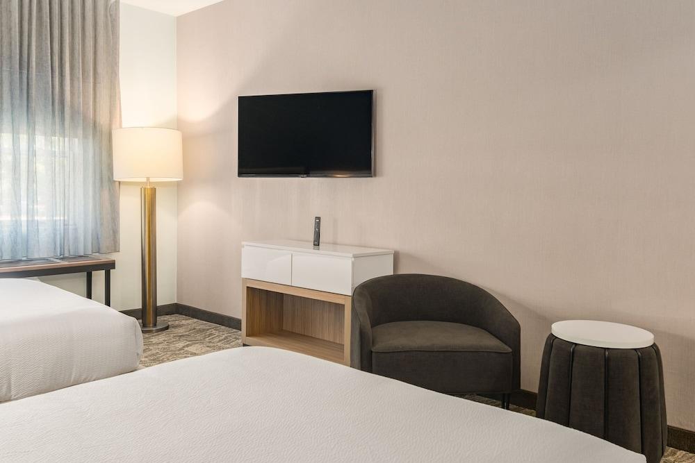 SpringHill Suites by Marriott Freeport Brunswick photo 39