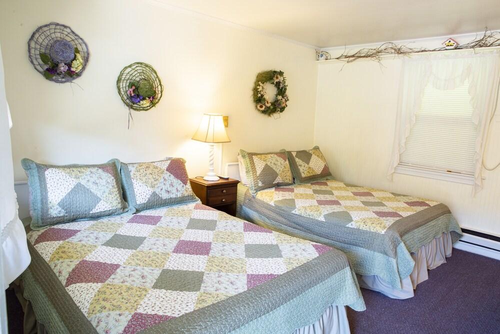 The Chimney Rock Inn & Cottages photo 86