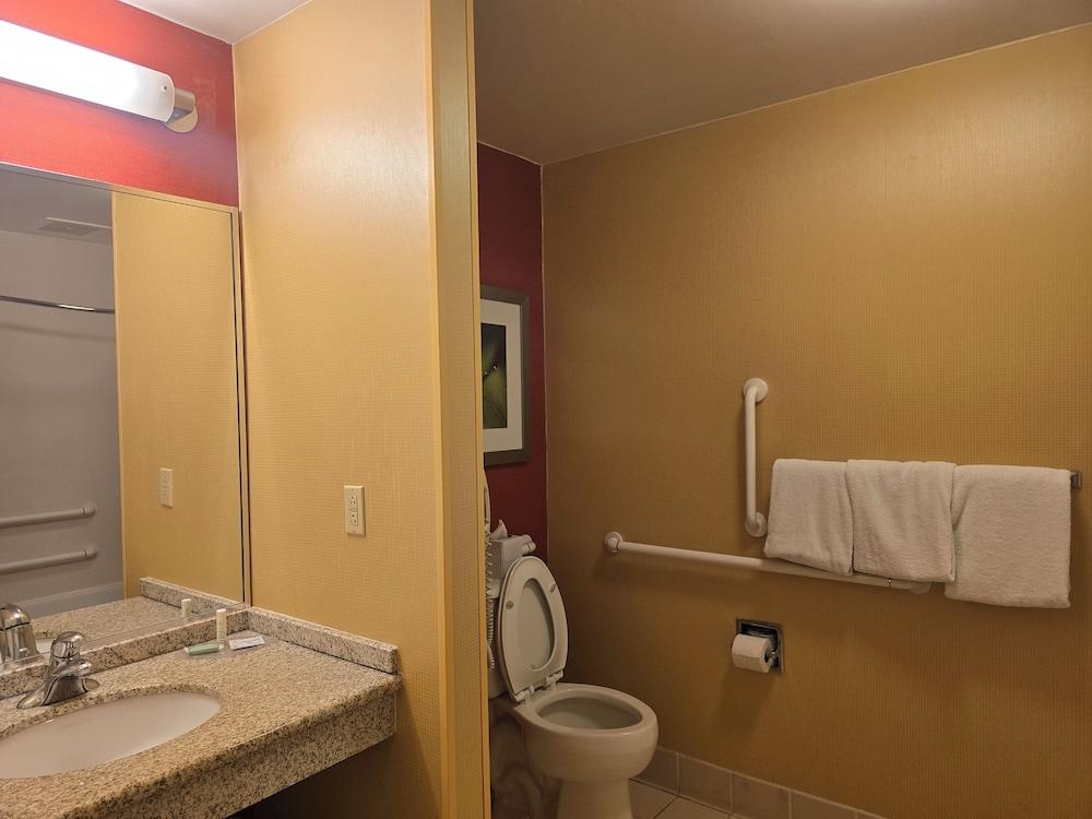 Country Inn & Suites by Radisson, Convention Center photo 20