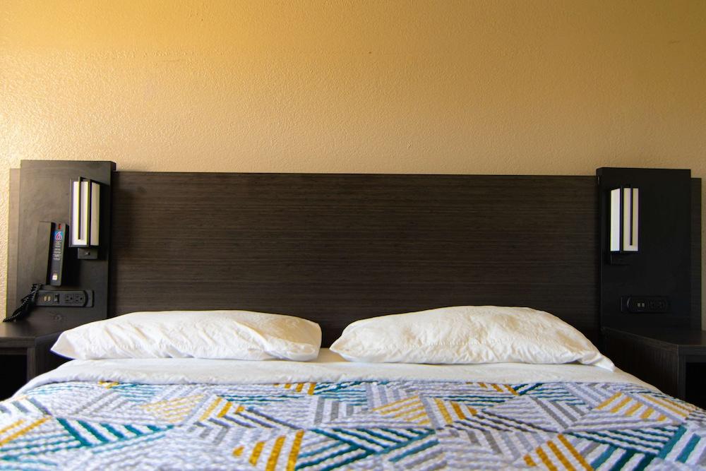 Motel 6 Lantana, FL photo 24