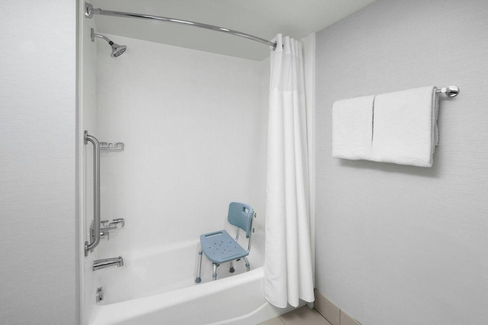 Courtyard by Marriott Sandy photo 21