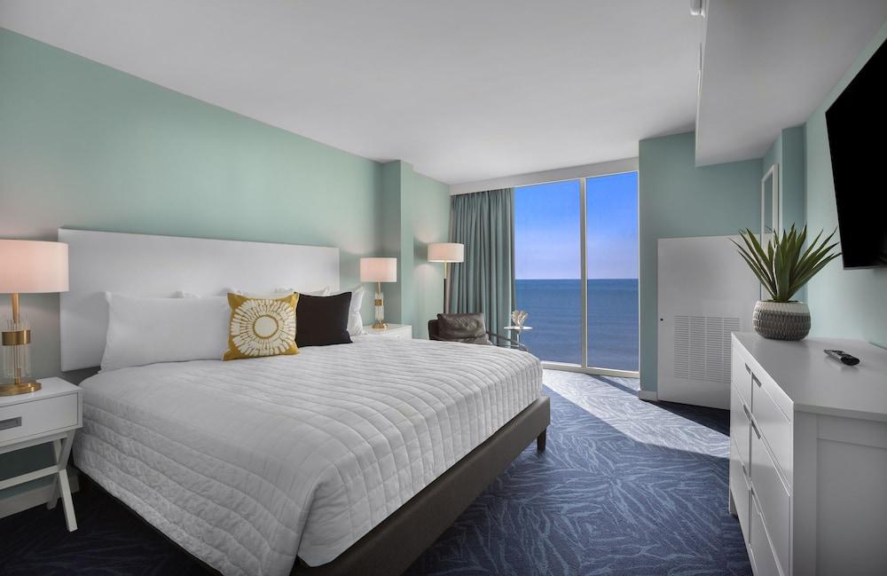 Crown Reef Beach Resort and Waterpark photo 42