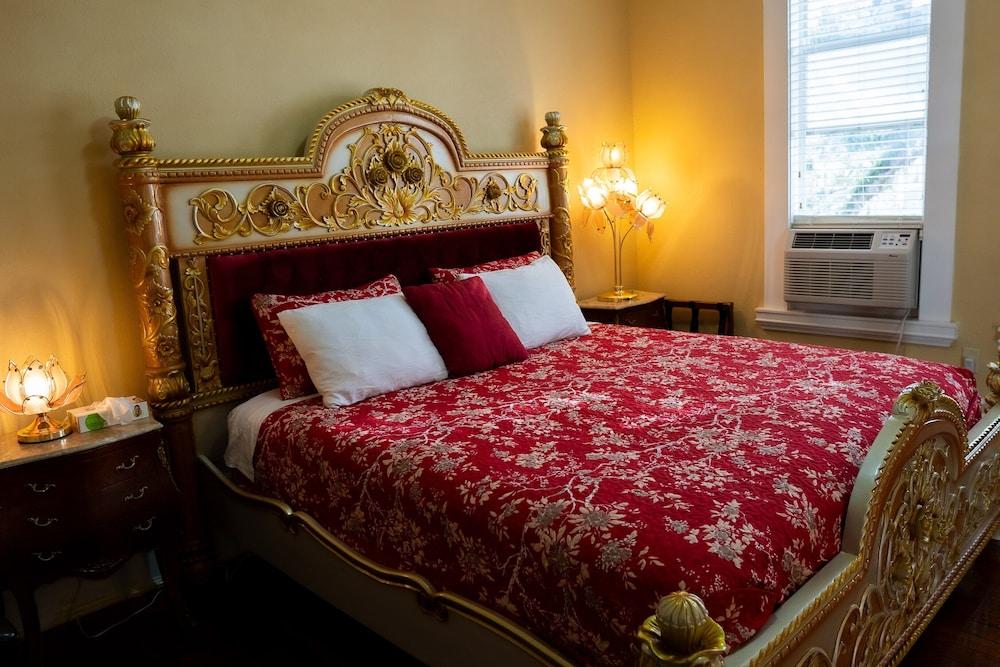 Oak Tree Hotel photo 50