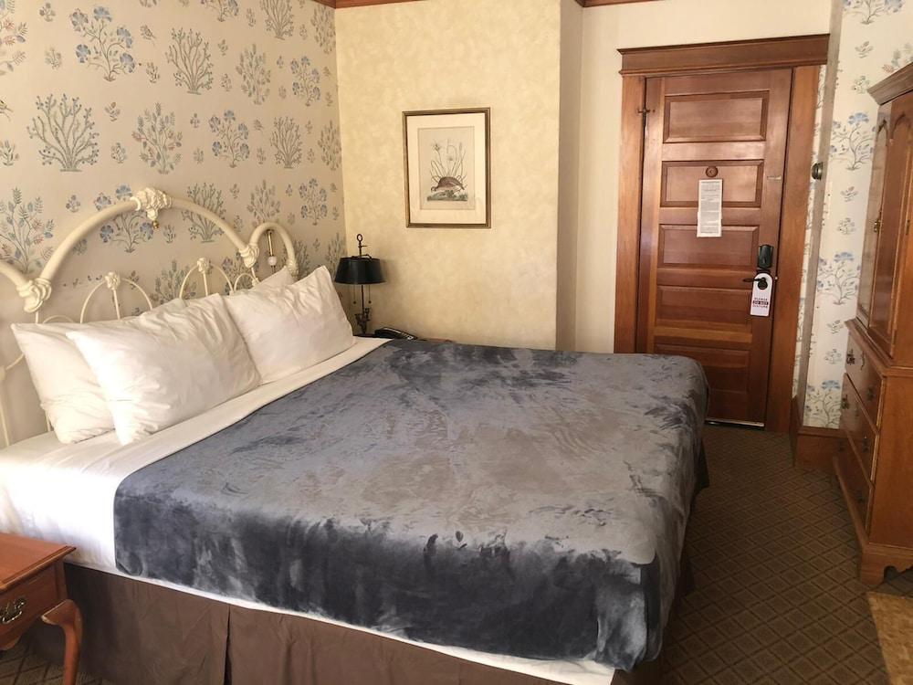 Pacific Grove Inn photo 66