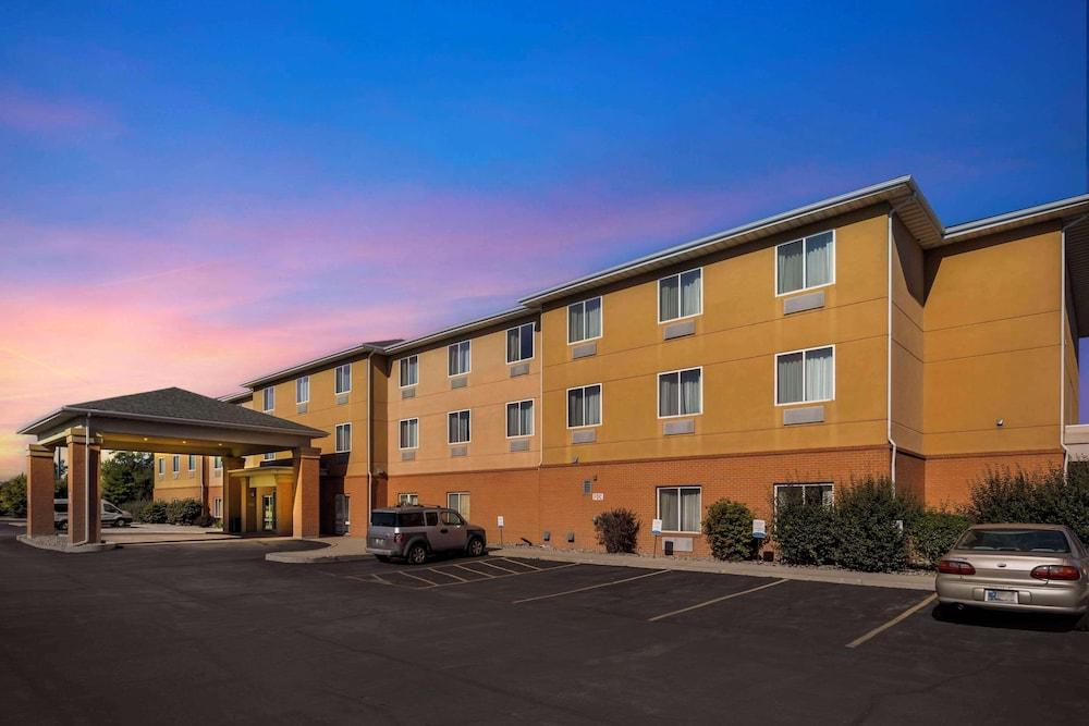 Comfort Inn & Suites Porter near Indiana Dunes photo 32