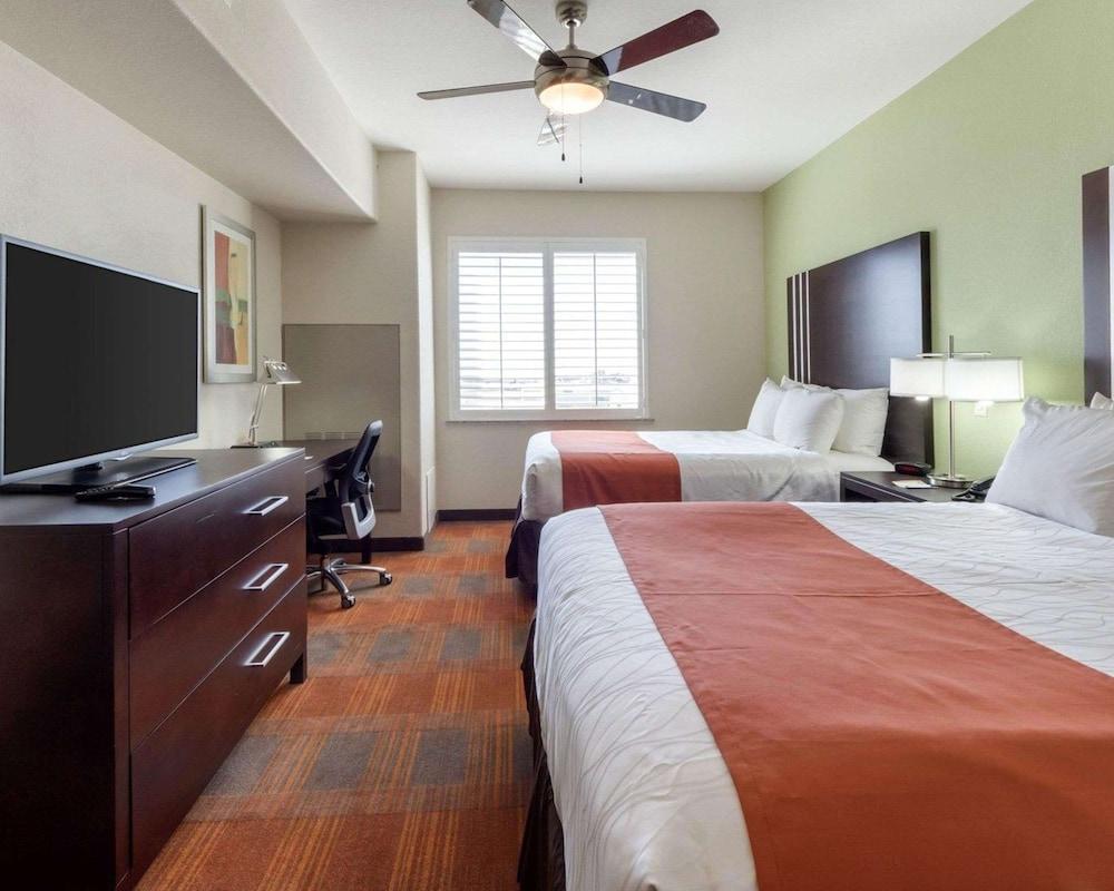 Garner Hotel Victoria - East by IHG photo 6