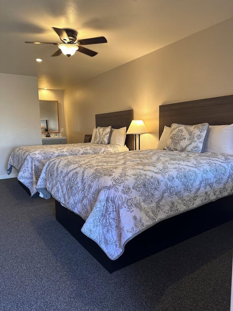 Lee Vining Motel photo 12