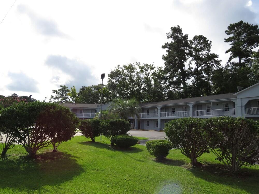 Travelodge by Wyndham Walterboro photo 4