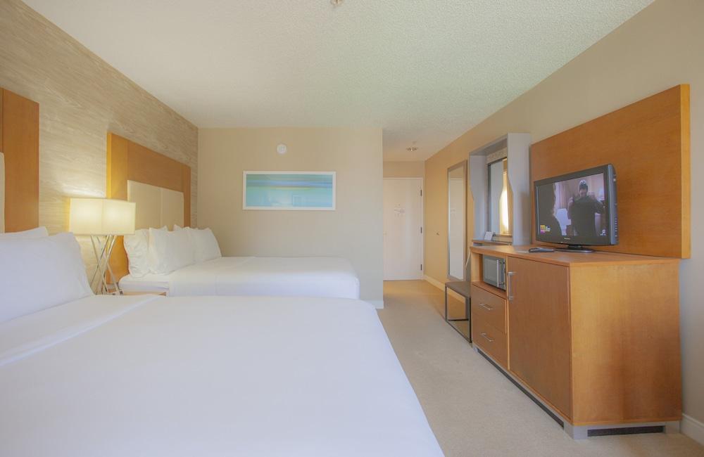 Holiday Inn & Suites Spring- The Woodlands Area by IHG photo 28