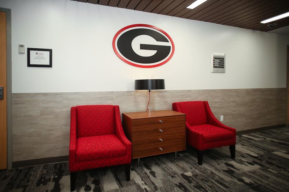 The University of Georgia Center for Continuing Education & Hotel photo 3