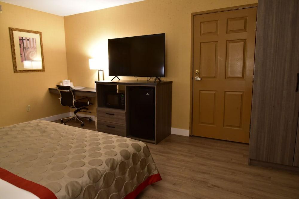 Ramada by Wyndham San Diego National City photo 10
