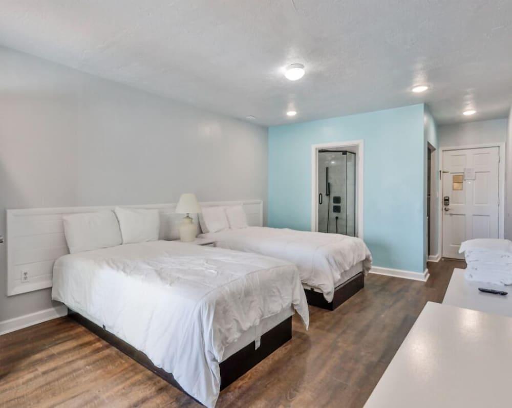 Coastal Waters Inn photo 13