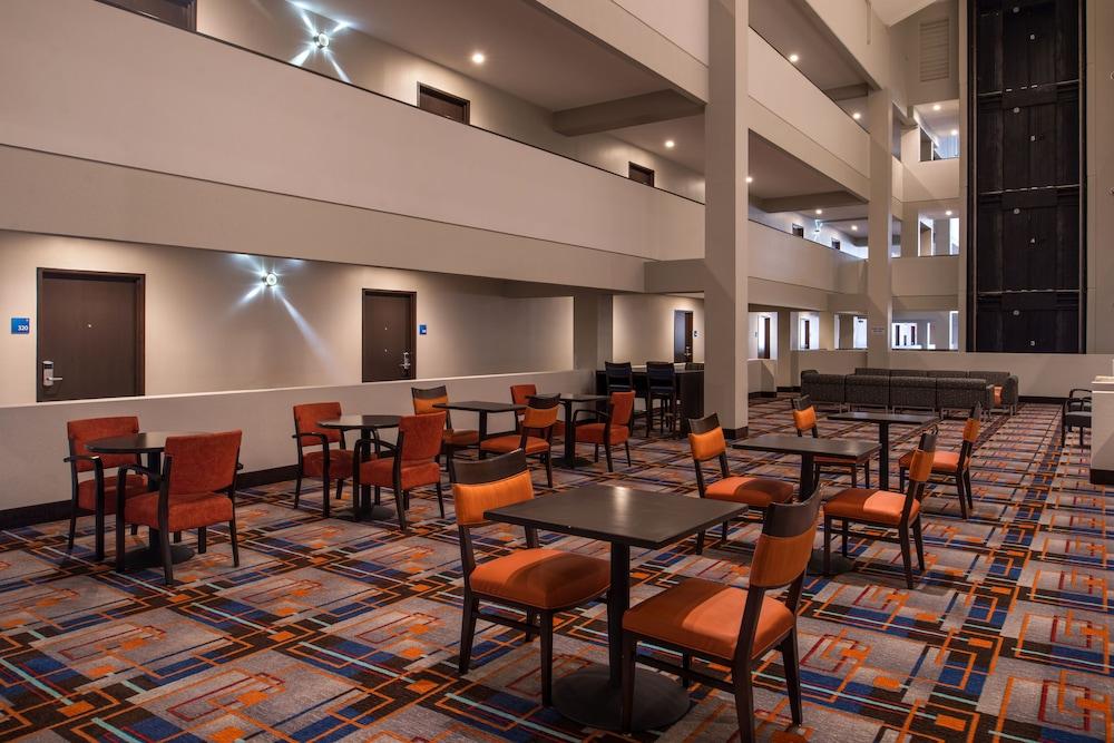 Holiday Inn Express & Suites San Antonio Medical-Six Flags by IHG photo 96