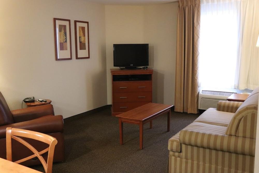 Candlewood Suites Cape Girardeau by IHG photo 46