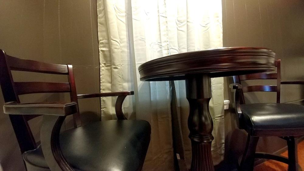 Historic Whiting Hotel Suites photo 94