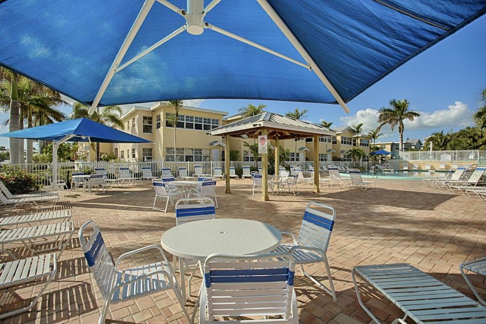 Barefoot Beach Resort photo 1