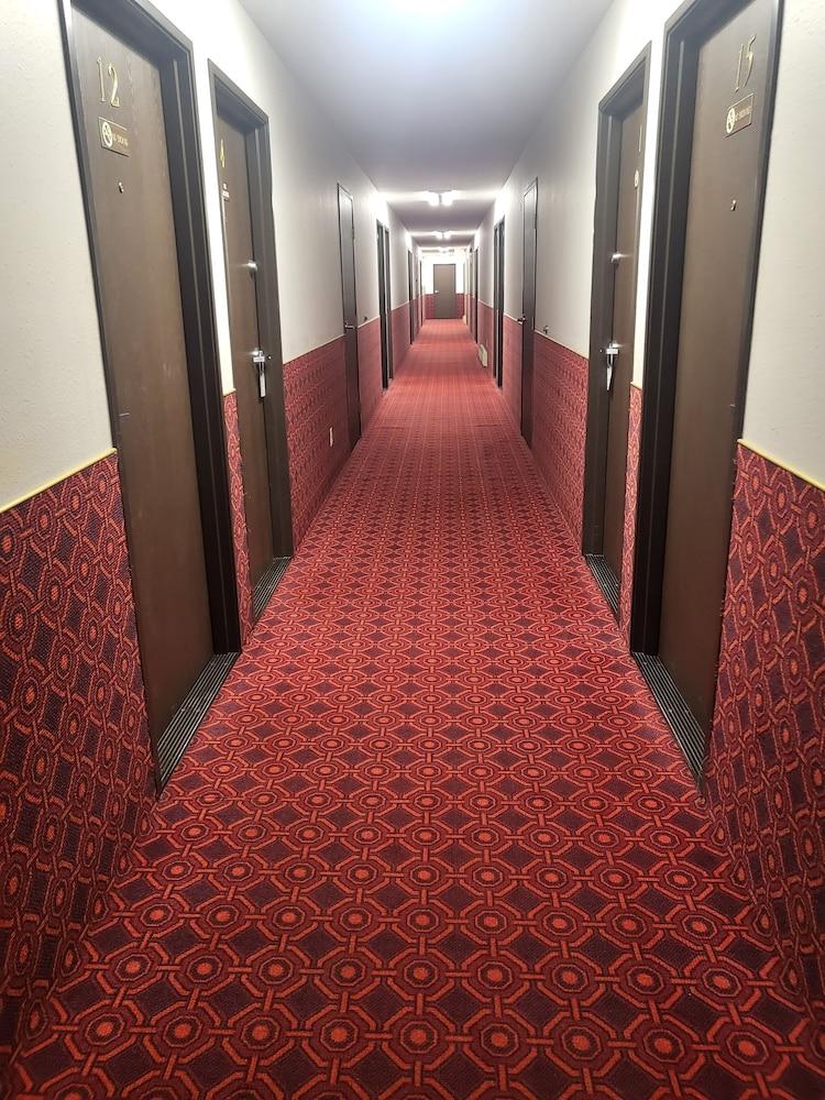 Hotel O The Kings Inn Culberston MT HWY 2 photo 18