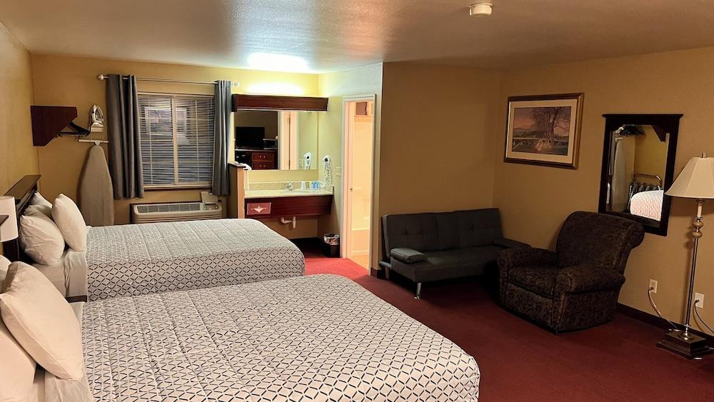 Morgan Inn And Suites photo 39
