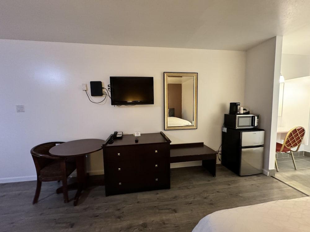 Inn Towne Motel photo 5