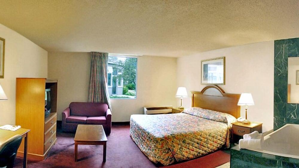 Days Inn by Wyndham Albion photo 4
