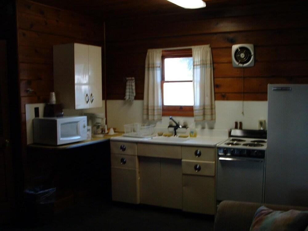 Kootenai Valley Motel photo 72