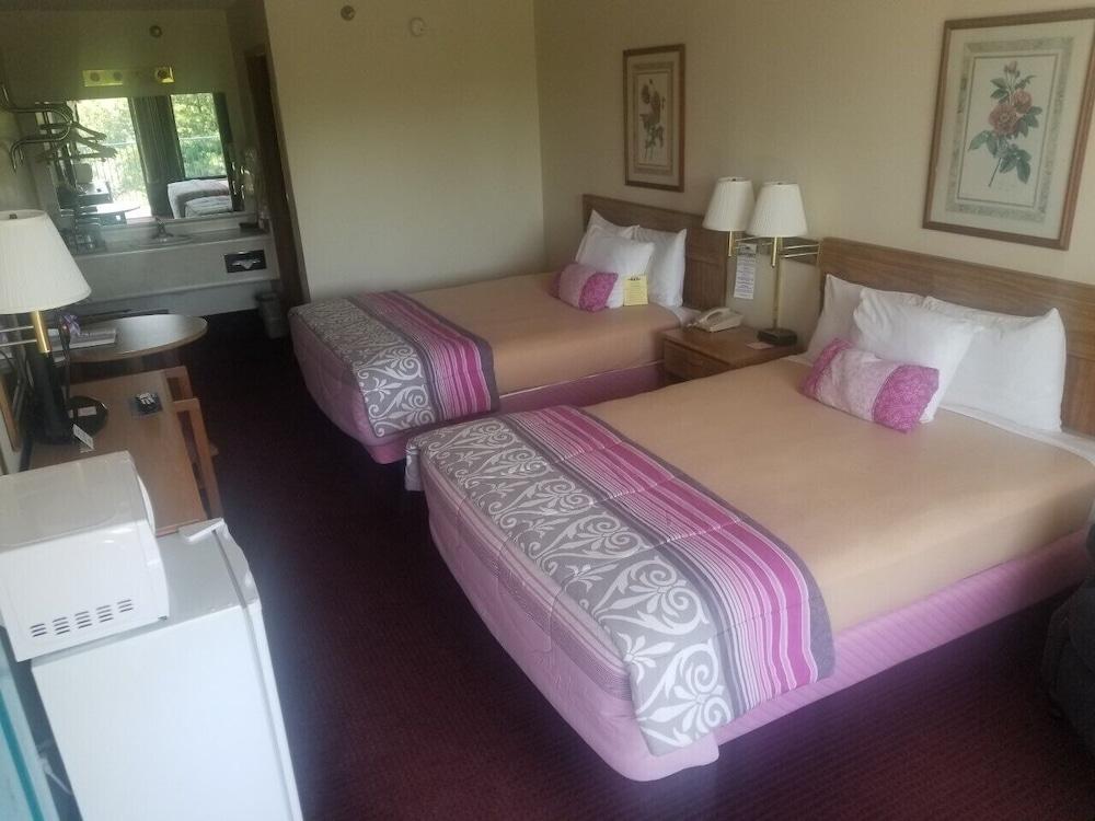 Ozark Valley Inn photo 20