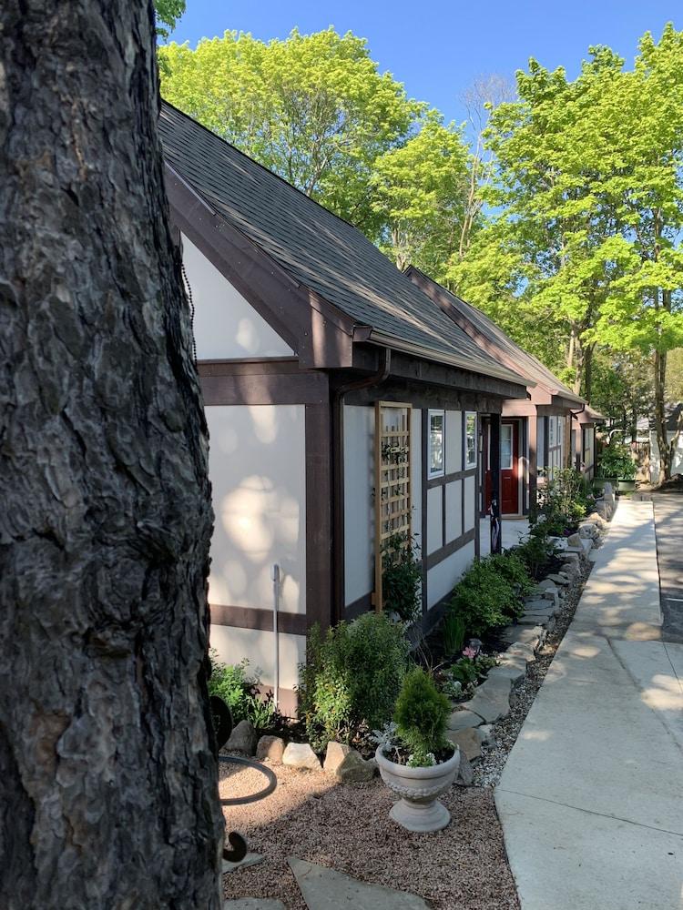 Ivy Manor Inn Village Center photo 14