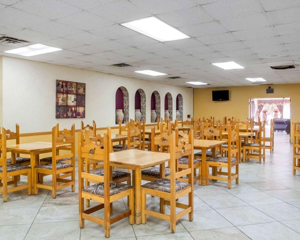 Econo Lodge Carlsbad Caverns Area photo 10
