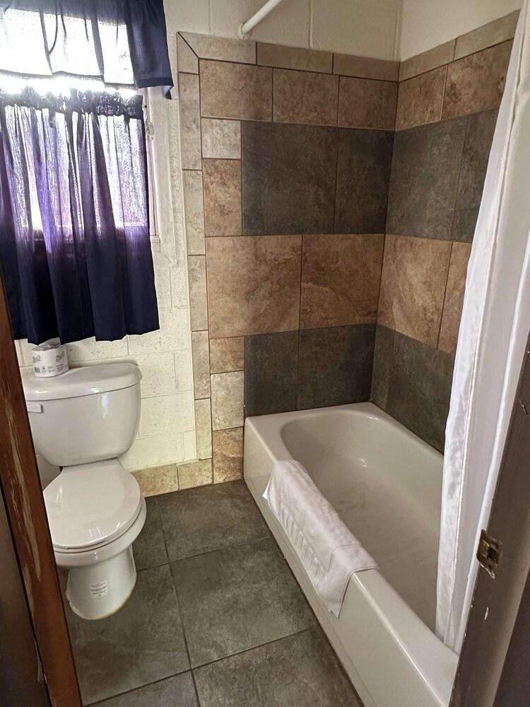 Powell JET Motor Inn photo 12