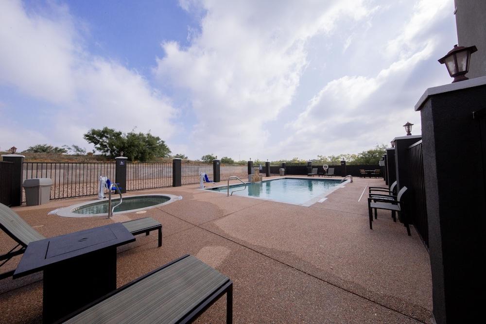 La Quinta Inn & Suites by Wyndham Big Spring photo 49