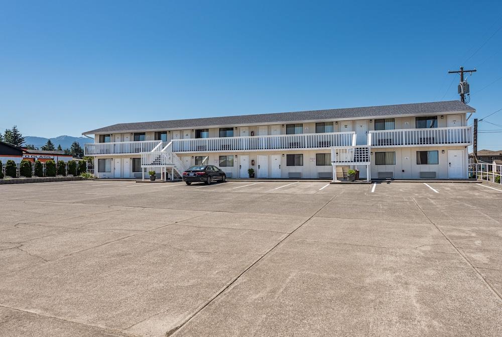 Sundowner Motel photo 19