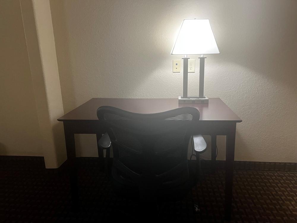 Super 8 by Wyndham IAH West/Greenspoint photo 24