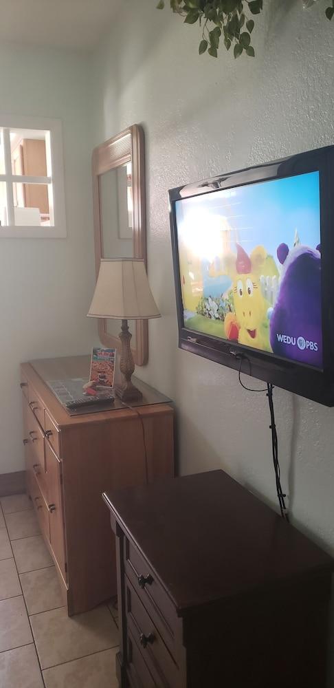 Silver Sands Motel photo 20