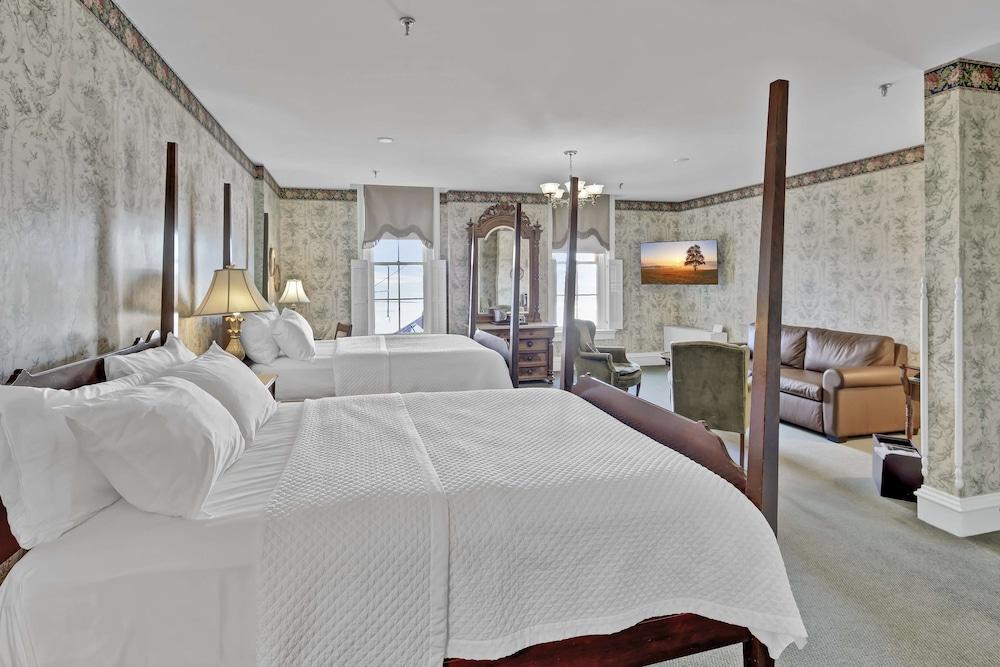 St James Hotel, a Historic Hotel of America photo 46