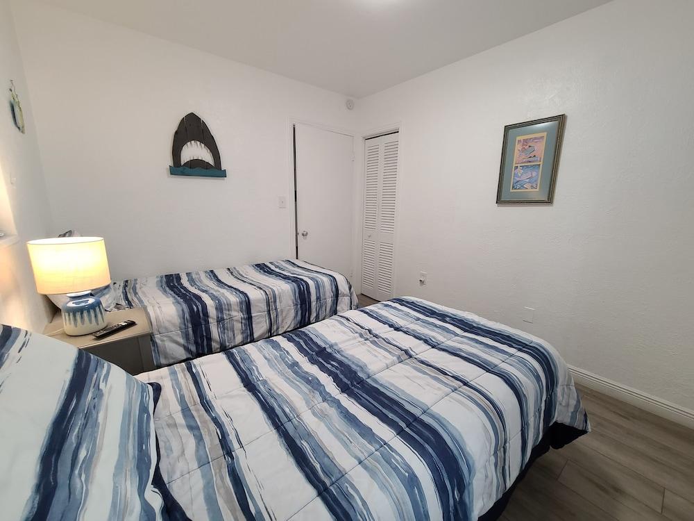 Sun Island Motel photo 13