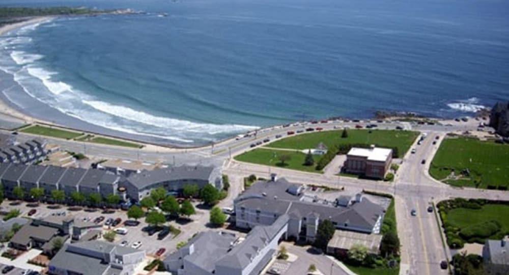 Aqua Blue Hotel photo 2