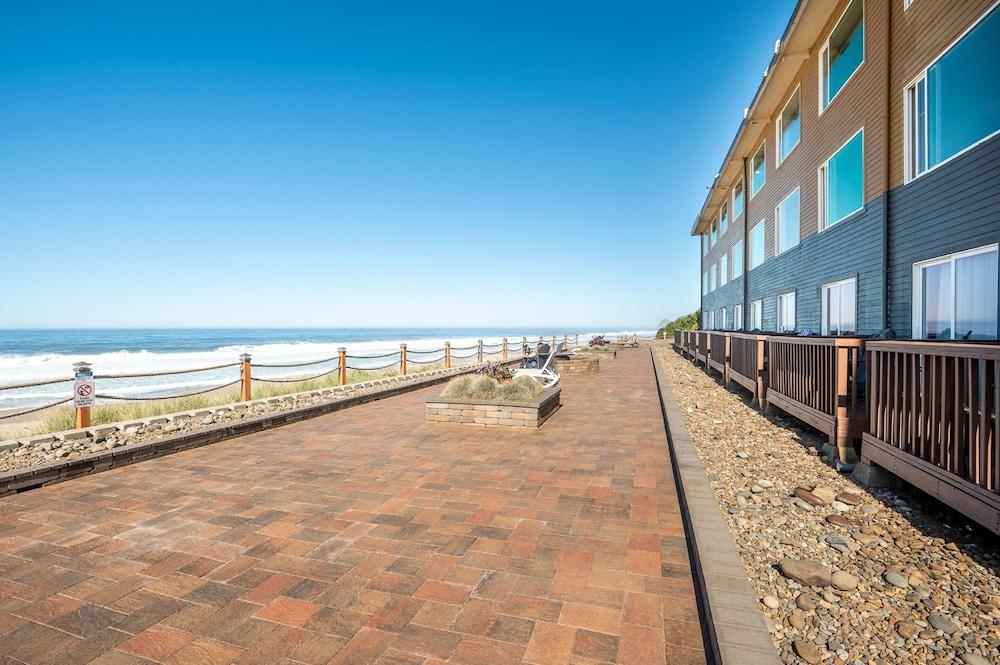 Sailor Jack's Oceanfront Inn photo 27